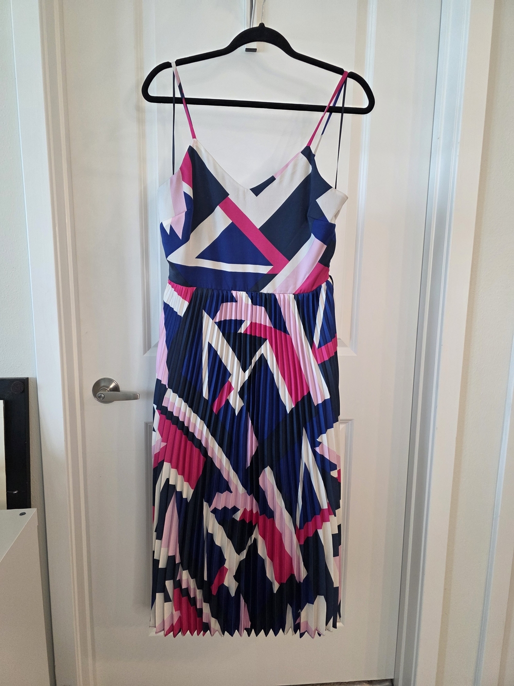 Skies Are Blue Colorblock V-Neck Dress in Navy, Hot Pink & White